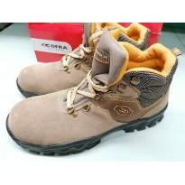 chaussures de sécurité Cofra New Tevere S1P SRC NT130-000